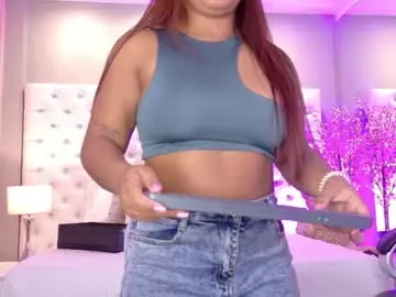 Chaturbate Live Sex Cam of emyliluxe