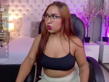 Chaturbate Best live sex cam show of emyliluxe