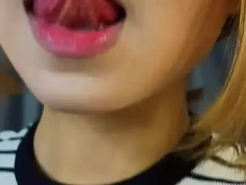 Chaturbate Free Live Porn of miralique