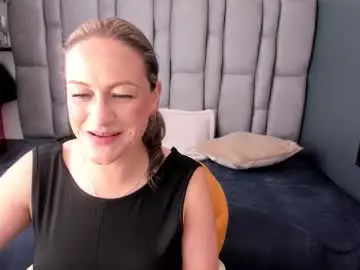Chaturbate Live Sex of charlot_milf