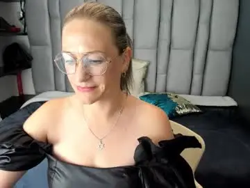 Chaturbate Live Sex of charlot_milf