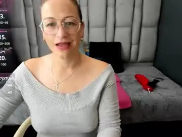 Chaturbate Free Porn Cam of charlot_milf