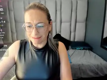 Chaturbate Best live sex cam show of charlot_milf