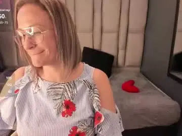 charlot_milf from chaturbate