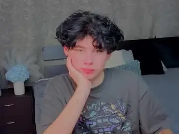 Chaturbate Nude Webcam of cute_mikex