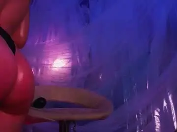 Chaturbate Live Sex Cam of gildedkitten