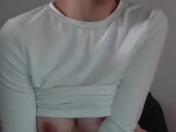 mikahdos from chaturbate