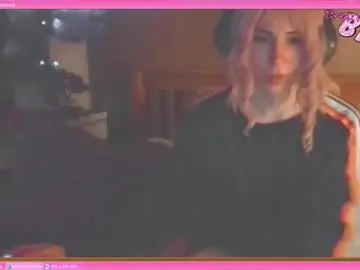 Chaturbate Live Sex Cam of notyourfemboi