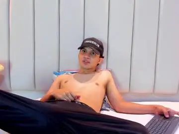 kristoffer_suan from chaturbate