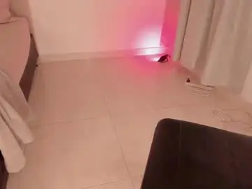 Chaturbate Adult Video Chat of alesay_dreams