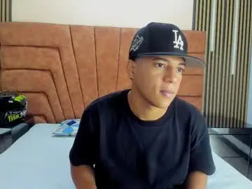 Chaturbate Free Live Porn of mathy_robert