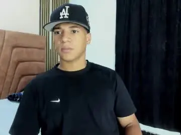 Chaturbate Sex Cam of mathy_robert