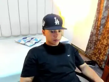 Chaturbate Sex Cam of mathy_robert