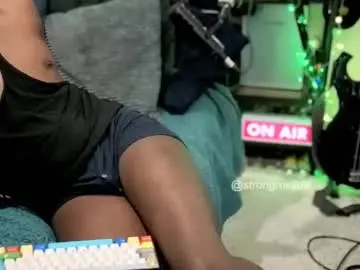 Chaturbate Nude Webcam of strongmellow
