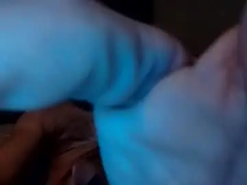 Chaturbate Live Sex Cam of helpmecum8383