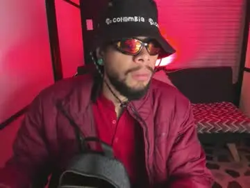 Chaturbate Live Sex Cam of leonardgrant_