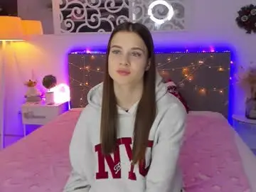 luisaclover from chaturbate