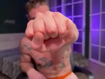 Chaturbate Live Sex Cam of mia_andre