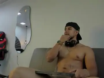 Chaturbate Sex Chat of eithanconnorr