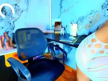 Chaturbate Live Sex Cam of alixlong