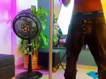 Chaturbate Live Porn of ethan__opry