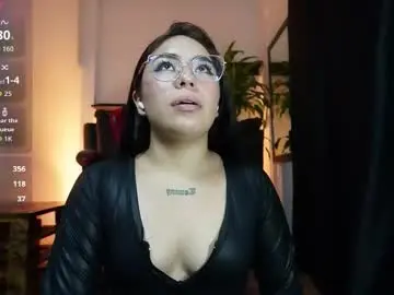 valkyria12 from chaturbate