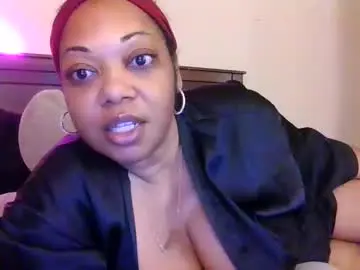 Chaturbate Live Sex Cam of brownroundrenee