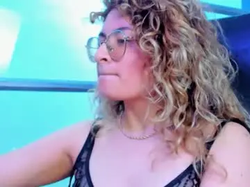 Chaturbate Live Sex Cam of emili_rouse_