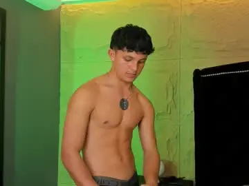 Chaturbate Live Porn of jamesgolden_