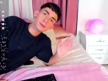 Chaturbate Live Sex Cam of starboyy_77