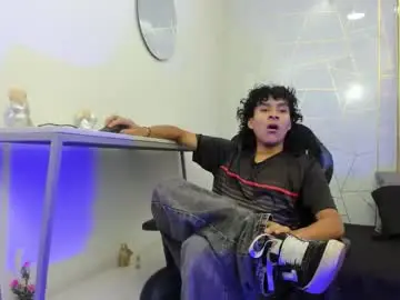 Chaturbate Free Porn Cam of zoro_v