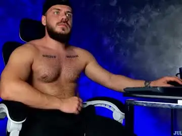 Chaturbate Watch Live Sex Cams of juliusmasters