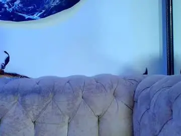 Chaturbate Live Sex Cam of kira_mackenzie