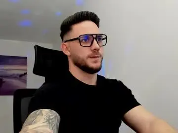 master_alexxxander from chaturbate