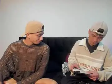 Chaturbate Live Sex Cam of mhatias_