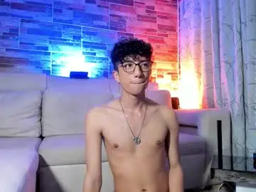 Chaturbate Live Porn of mhatias_