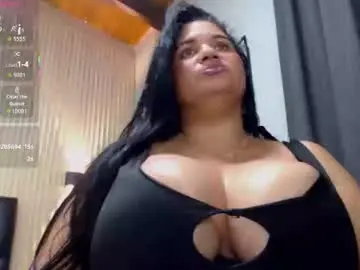 yasmin_bigtits from chaturbate