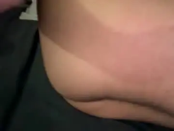 Chaturbate Sex Cam of b00tyh0l3l0vin69