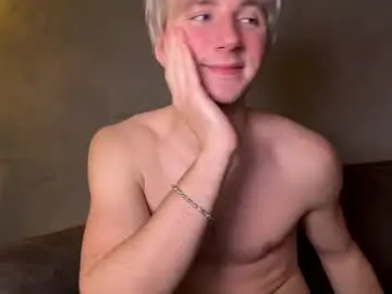 Chaturbate Live Sex Cam of elvin_vaenight