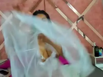 Chaturbate Live Sex Cam of valeria_gil_