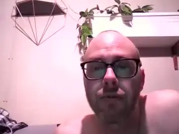 eliasatlas from chaturbate