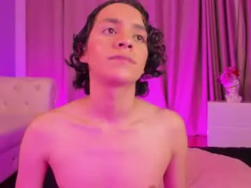 Chaturbate Live Sex Cam of brann_tadzio