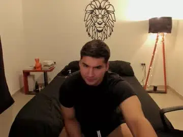 Chaturbate Live Sex Cam of lionn_kingg