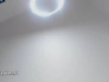 Chaturbate Live Sex Cam of bella_adams_