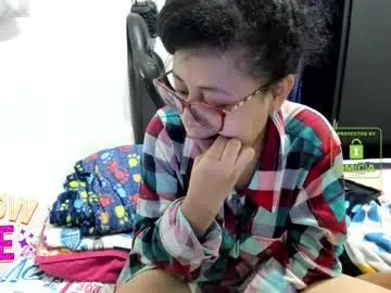 Chaturbate Live Sex Cam of candy_val