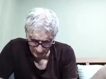 Chaturbate Live Sex Cam of cucaio18