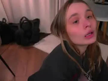 Chaturbate Live Sex Cam of lisa_schiele