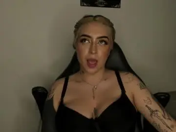 Chaturbate Nude Webcam of annikamerliahh_