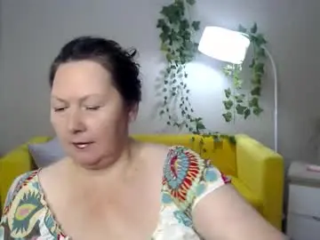 curvy_girlz from chaturbate