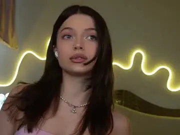 Chaturbate Live Sex Cam of kelly_peachpiee